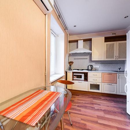 Apartment On Hryhoriia Chuprynky Kijev Kültér fotó