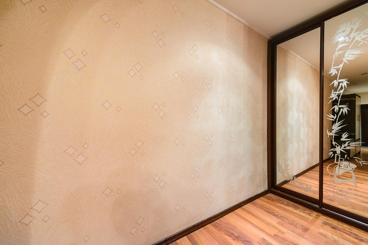 Apartment On Hryhoriia Chuprynky Kijev Kültér fotó
