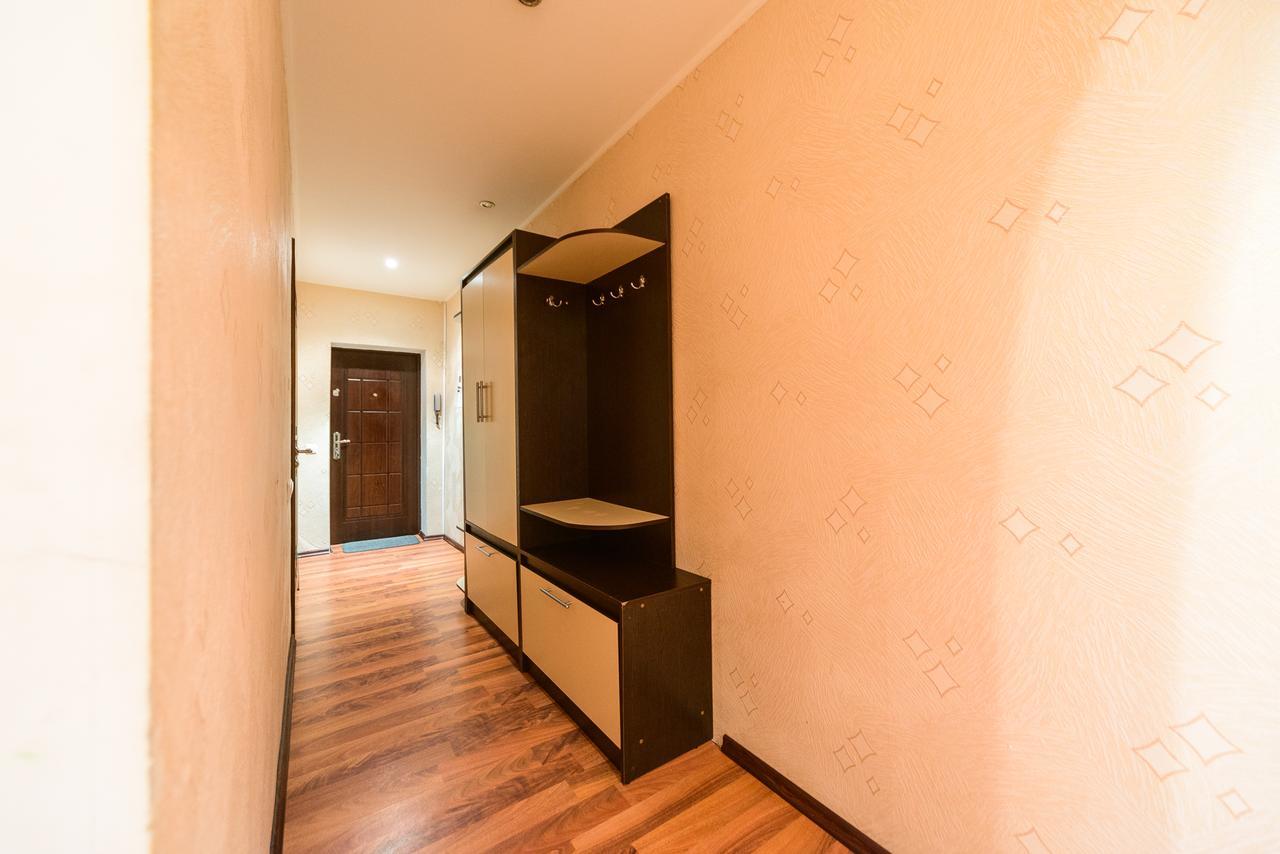 Apartment On Hryhoriia Chuprynky Kijev Kültér fotó