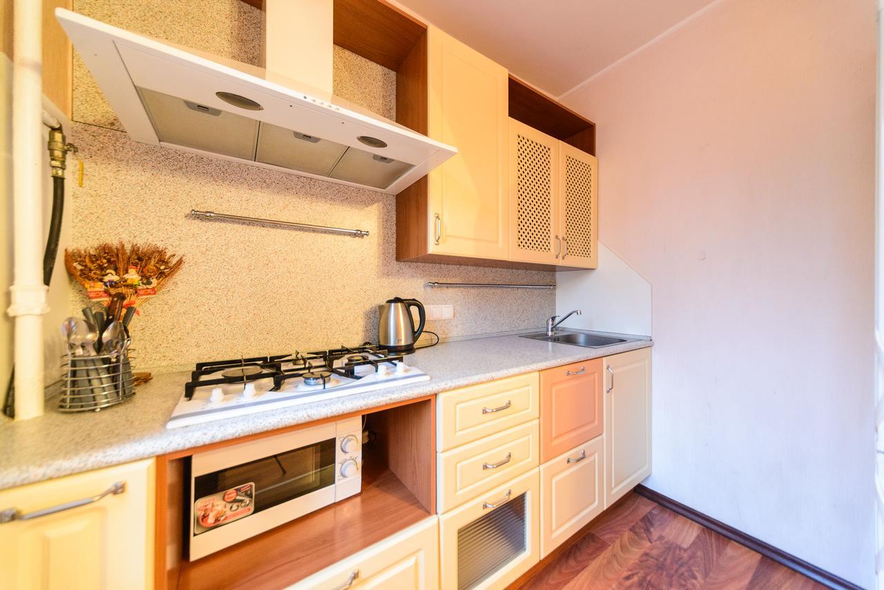 Apartment On Hryhoriia Chuprynky Kijev Kültér fotó